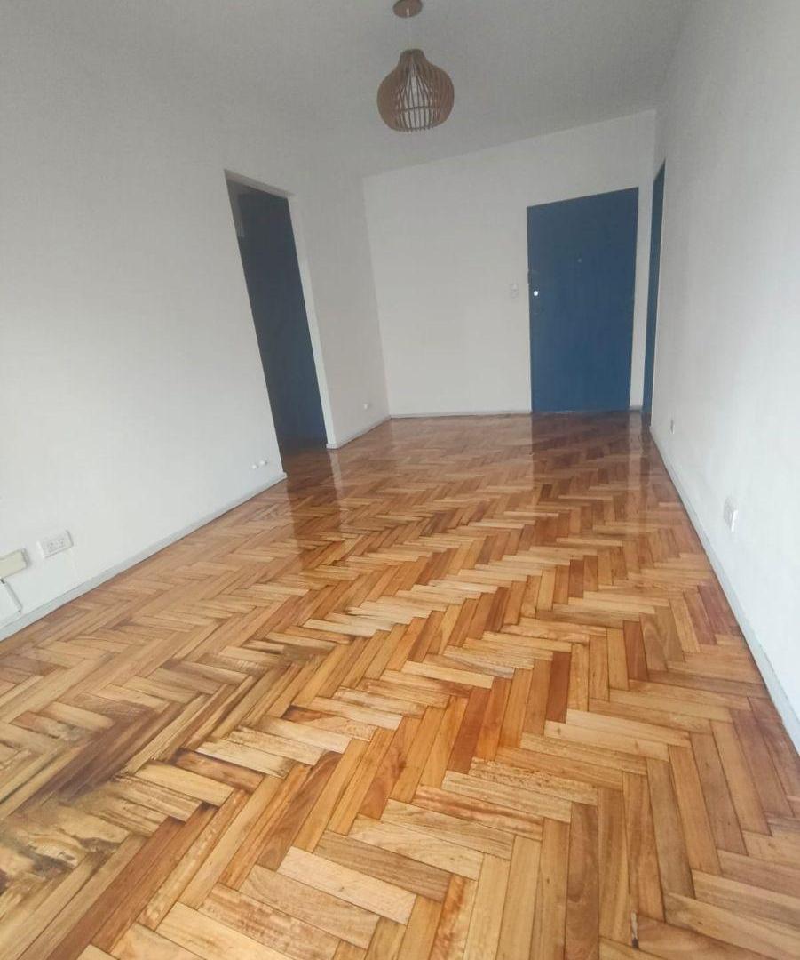 Foto de ALMAGRO 2 Ambientes al Frente con Balcón – Excelente Ubicación y, imagen 1