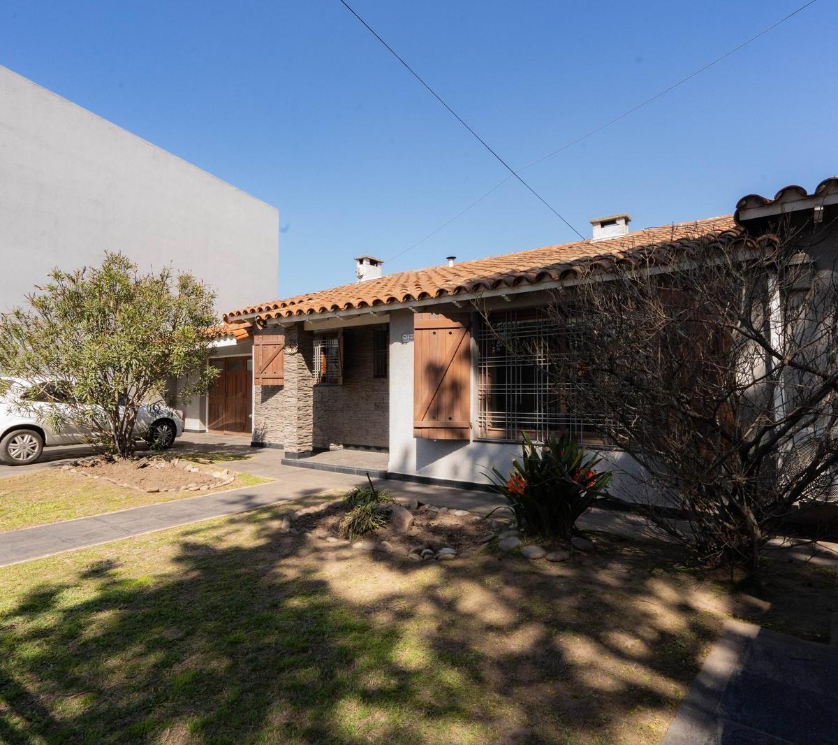 CASA VENTA 6 AMBIENTES CIUDAD EVITA