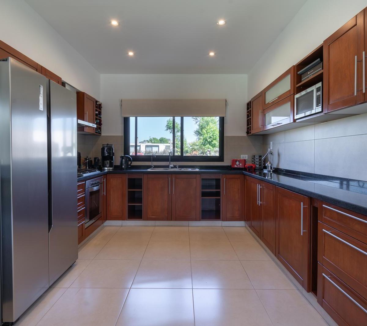 Foto de Venta de Casa en Valdevez sobre lote de 932m2 APTO CREDITO, imagen 3