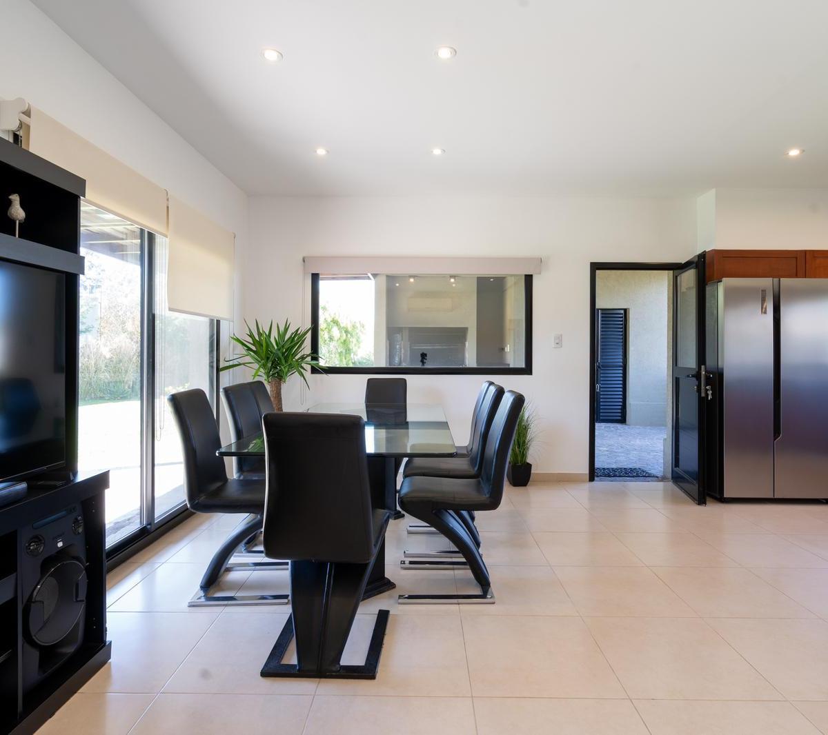 Foto de Venta de Casa en Valdevez sobre lote de 932m2 APTO CREDITO, imagen 4