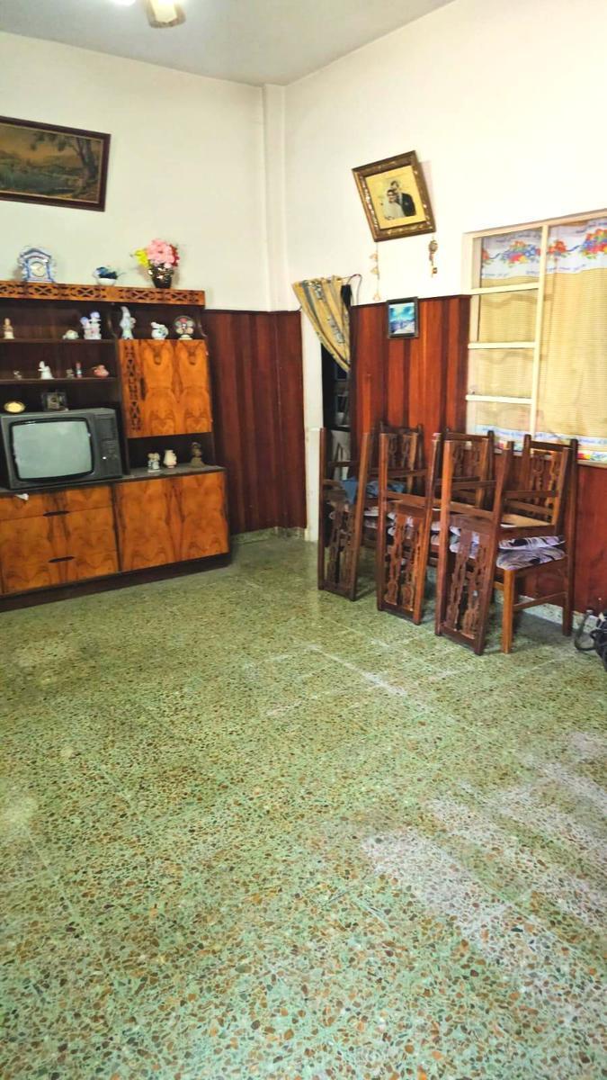 Venta exclusiva tres casas con local y galpon a la venta en La Tablada