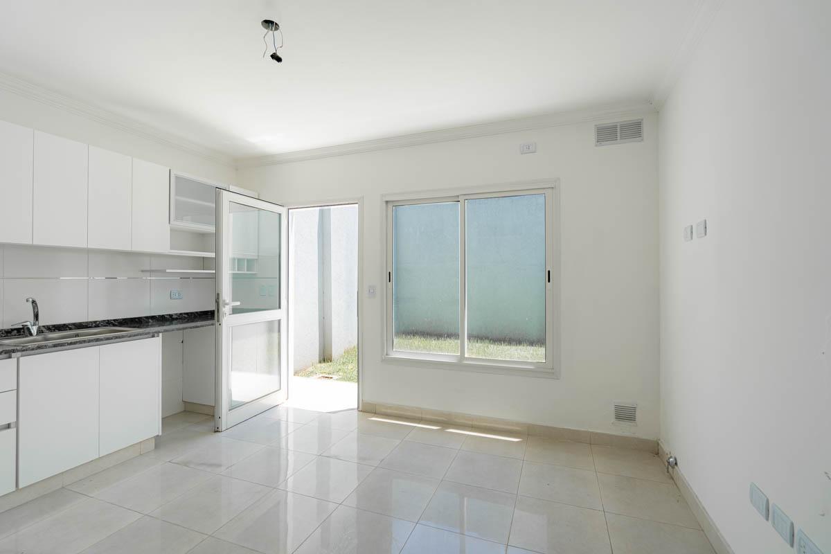 Foto de VENTA TRIPLEX 5 AMB COCHERA CIUDAD MADERO, imagen 5