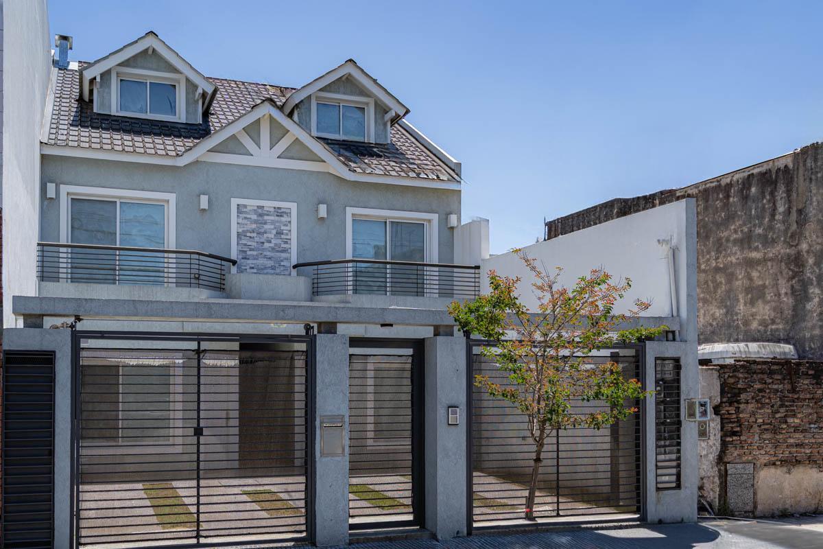 VENTA TRIPLEX 5 AMB COCHERA CIUDAD MADERO