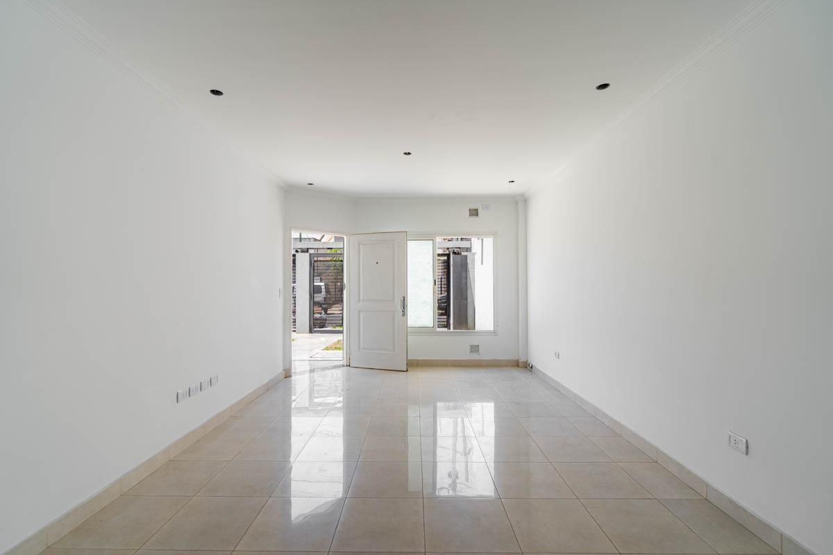 Foto de VENTA TRIPLEX 5 AMBIENTES CIUDAD MADERO PATIO, imagen 3