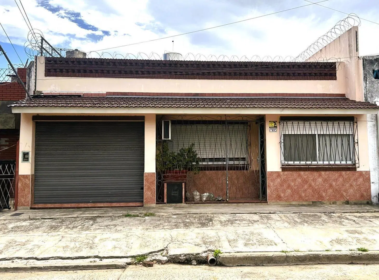 CASA VENTA 4 AMBIENTES  LA TABLADA 3
