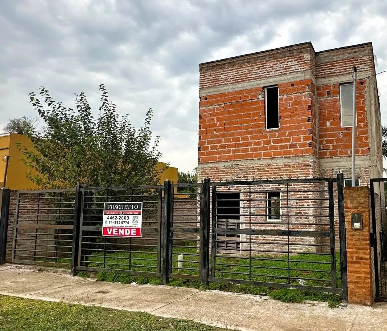 Terreno con construcción en Carlos Spegazzini 2