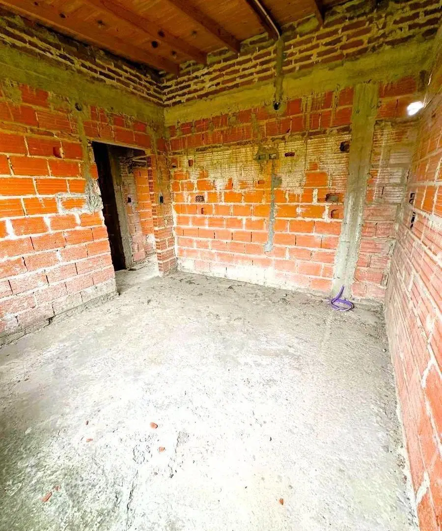 Terreno con construcción en Carlos Spegazzini 8
