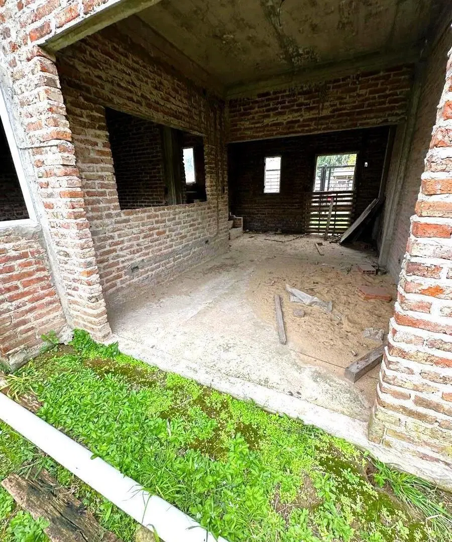 Terreno con construcción en Carlos Spegazzini 3
