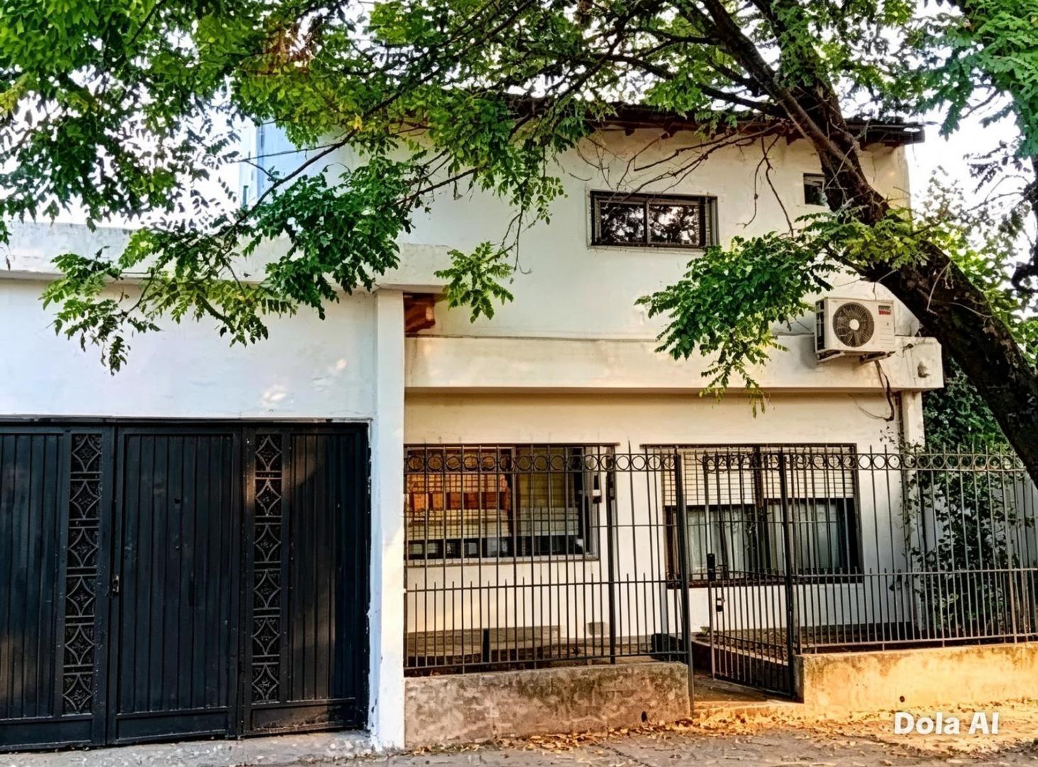 Casa en venta de 7 ambientes en Moreno