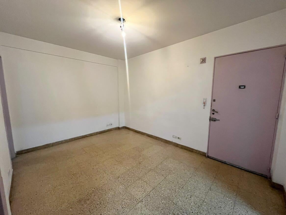 Foto de Departamento de 2 ambientes en alquiler en Liniers, imagen 1