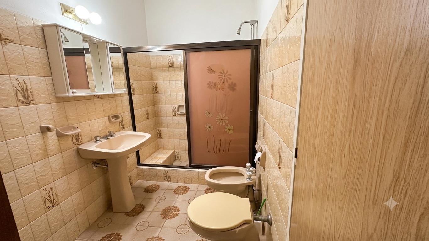 Foto de Venta Casa de 6 ambientes en La Tablada, imagen 3