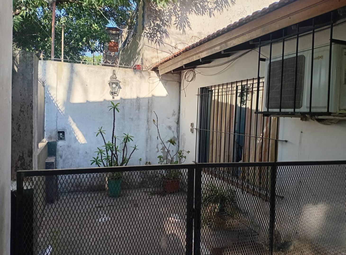 Foto de Casa de 3 ambientes en venta en Aldo Bonzi, imagen 1