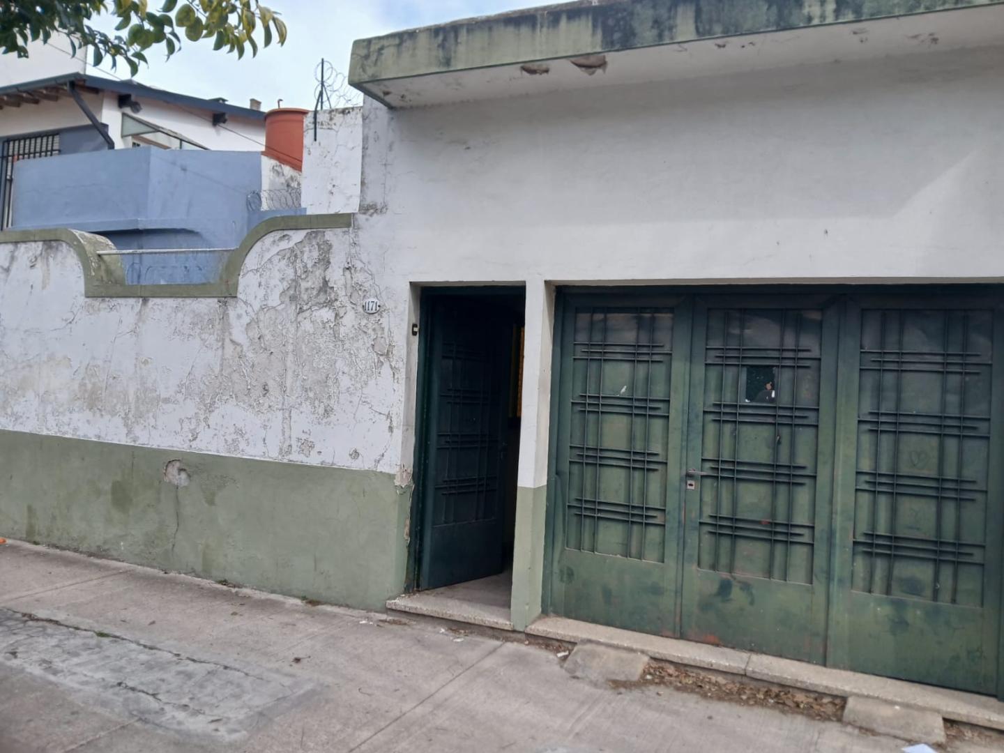 Foto de Lote en venta – Liniers | Gran potencial constructivo, imagen 3