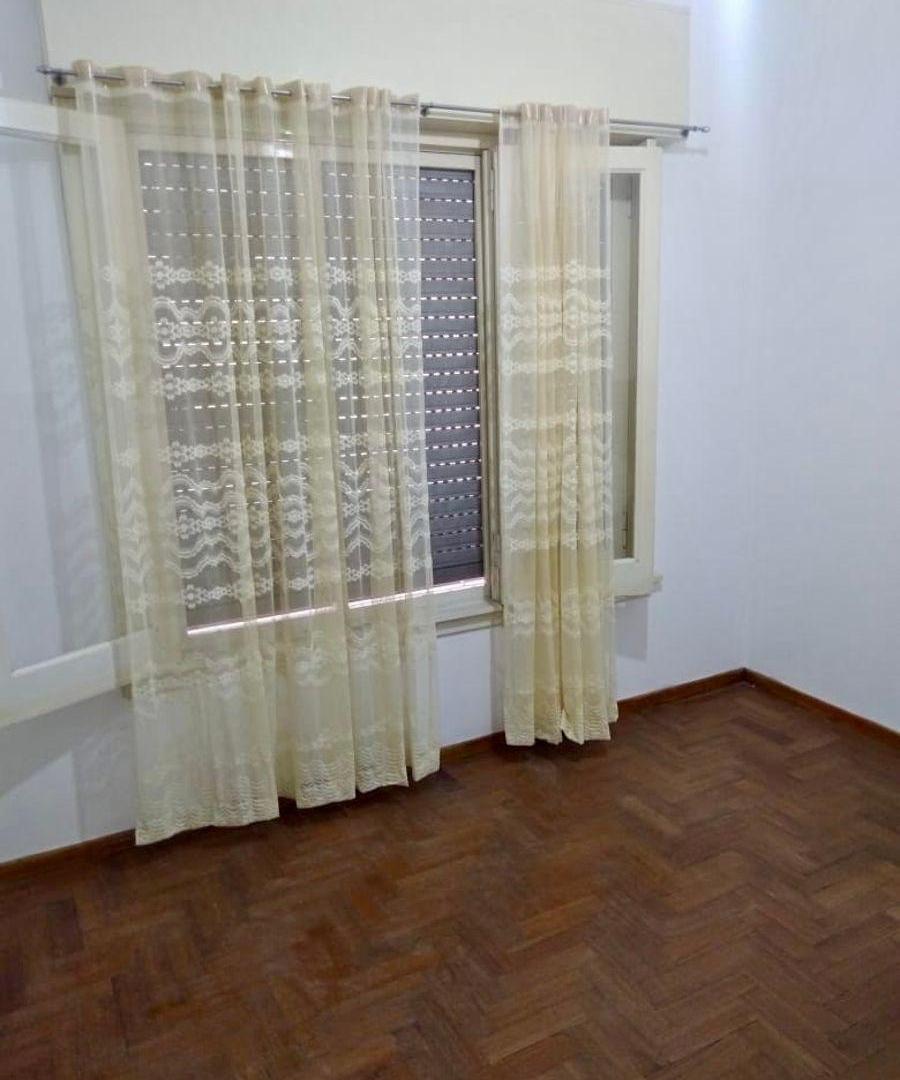 Foto de Alquiler casa 3 dormitorios, 4 amb c/ patio y lavadero Quilmes, imagen 5