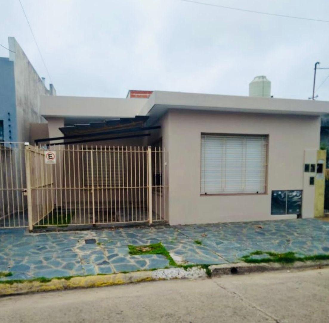Alquiler casa 3 dormitorios, 4 amb c/ patio y lavadero Quilmes