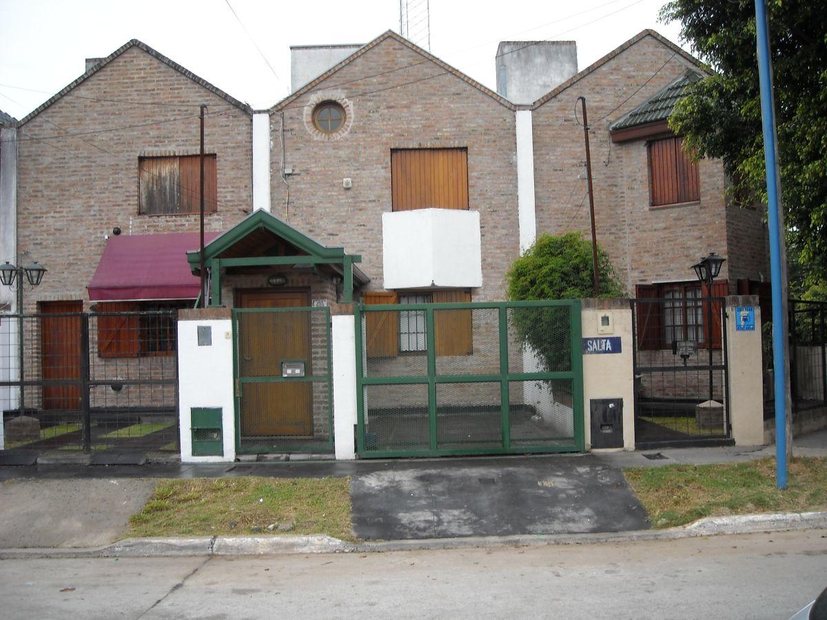 Alquiler depto duplex 3 amb con cochera y patio