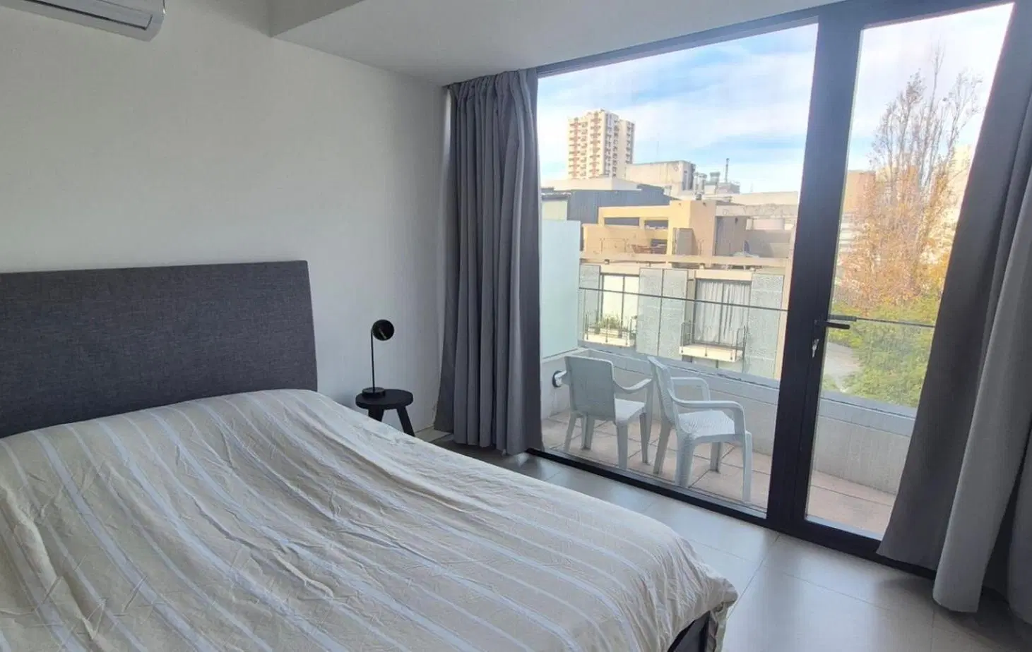 DEPARTAMENTO DUPLEX DE 2 AMBIENTES EN ALQUILER EN LA MEJOR ZONA DE NUÑEZ, AMOBLADO CON TOILETTE Y BA 4