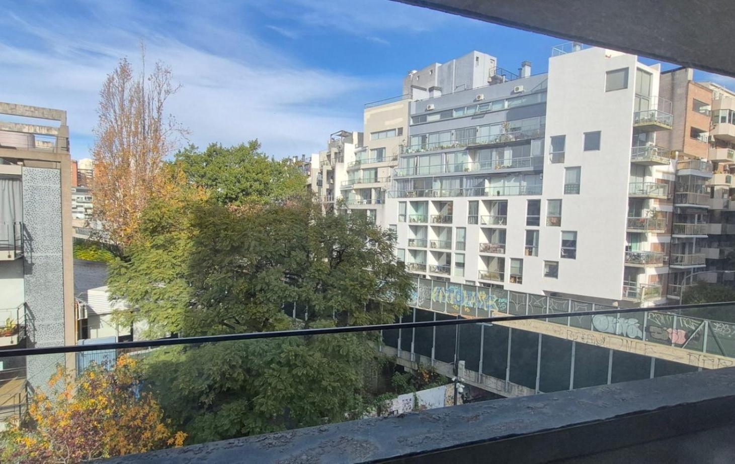 DEPARTAMENTO DUPLEX DE 2 AMBIENTES EN ALQUILER EN LA MEJOR ZONA DE NUÑEZ, CON TOILETTE Y BALCON