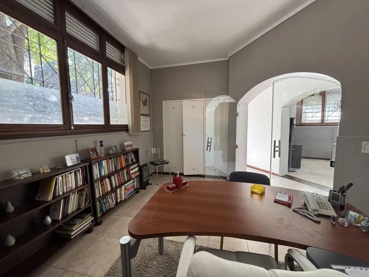 Casa / Oficina en Venta - Esquina Unica con Terraza en Chacarita | Fraga 300 3