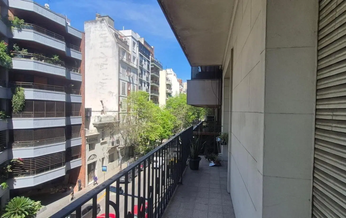 DEPARTAMENTO EN VENTA DE 3 AMBIENTES CON DEPENDENCIAS, TOILETTE Y BALCON UBICADO EN RECOLETA BARRIO 4