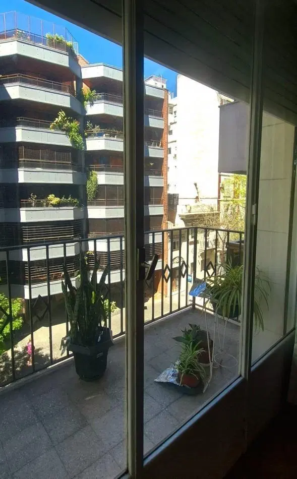 DEPARTAMENTO EN VENTA DE 3 AMBIENTES CON DEPENDENCIAS, TOILETTE Y BALCON UBICADO EN RECOLETA BARRIO 2