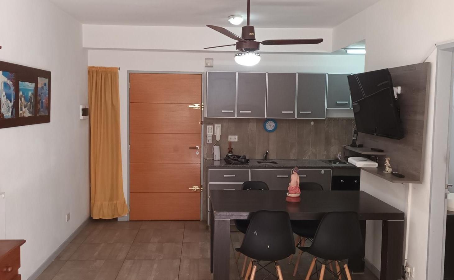 Foto de DEPARTAMENTO DE 2 AMBIENTES EN VENTA BARRIO DE SAN CRISTOBAL EDIFICIO MODERNO CON RENTA, imagen 5
