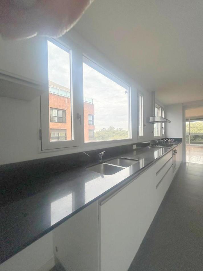 Foto de Exclusivo departamento de 6 ambientes en Alquiler en el corazon de, imagen 5