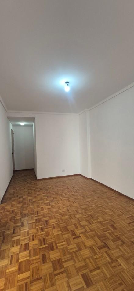 Foto de DEPARTAMENTO EN ALQUILER DE 2 AMBIENTES EN BARRIO NORTE CERCANO AL ALTO, imagen 2
