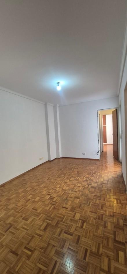 Foto de DEPARTAMENTO EN ALQUILER DE 2 AMBIENTES EN BARRIO NORTE CERCANO AL ALTO, imagen 3
