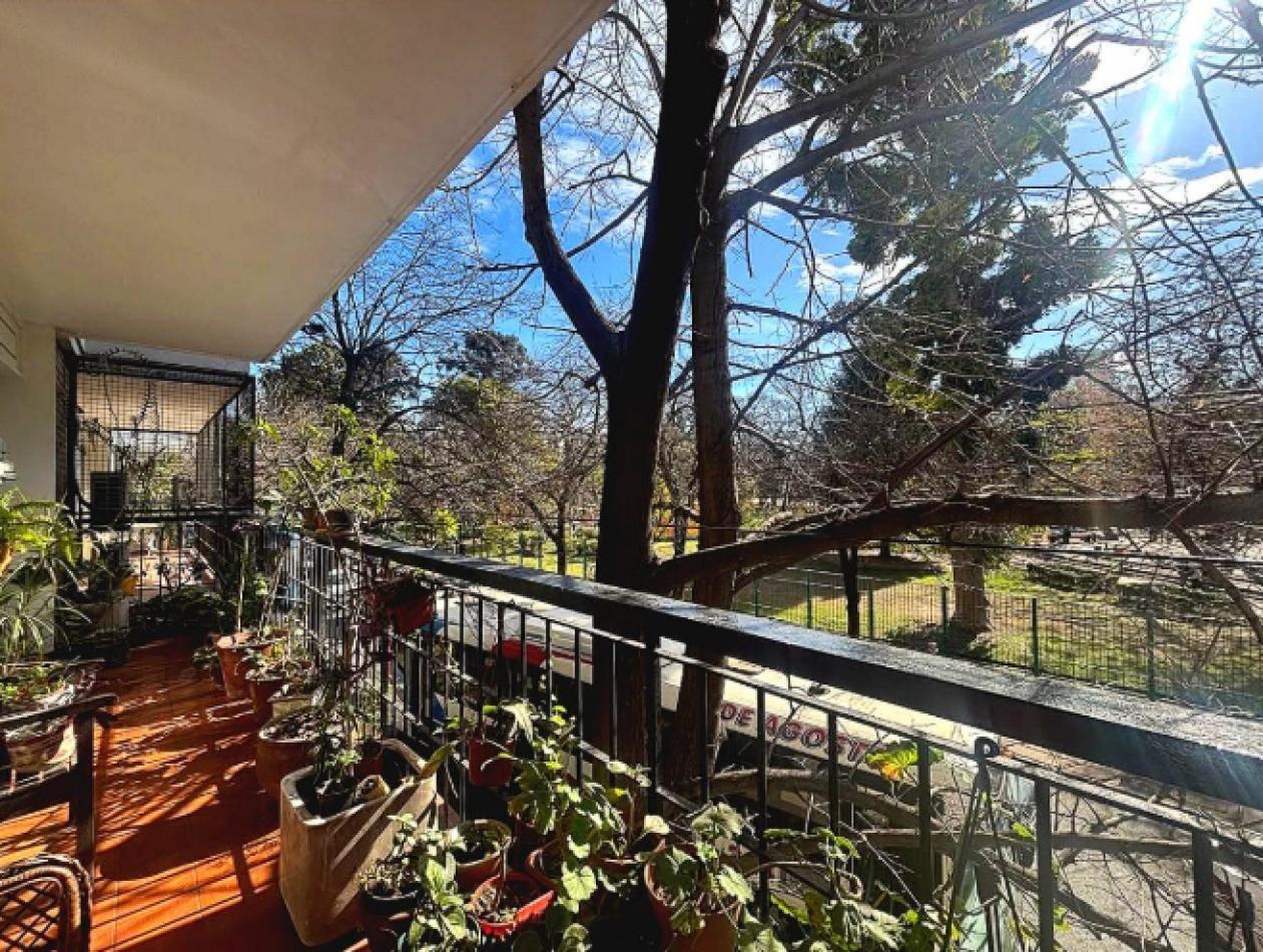 Foto de DEPARTAMENTO TIPO SEMIPISO EN VENTA DE 6 AMBIENTES CON COCHERA EN, imagen 5