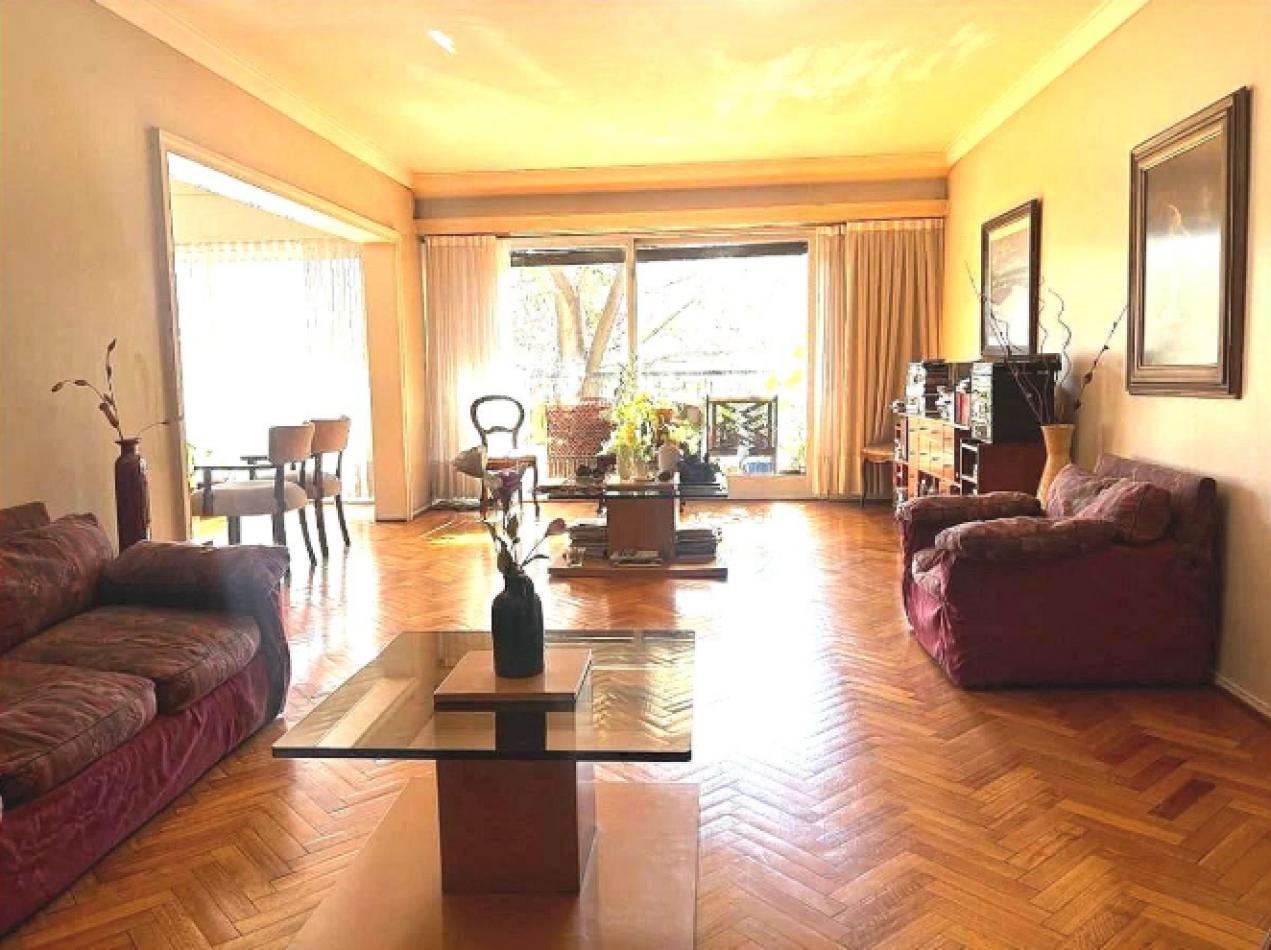 Foto de DEPARTAMENTO TIPO SEMIPISO EN VENTA DE 6 AMBIENTES CON COCHERA EN, imagen 3