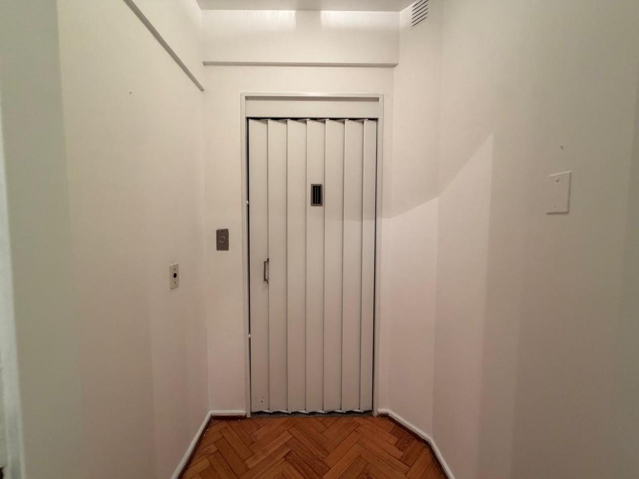 Foto de EXCELENTE DEPARTAMENTO EN VENTA - RECOLETA - 4 AMB CON ESCRITORIO, imagen 5
