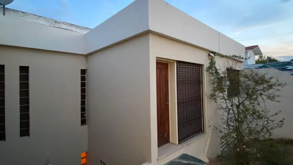 SE VENDE HERMOSA CASA+DPTO+ESTUDIO EN B° P.VELEZ SARSFIELD- 1
