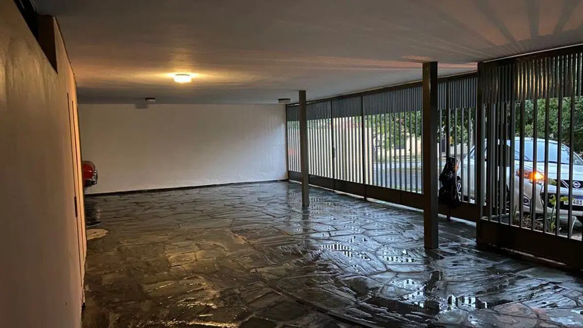 SE VENDE HERMOSA CASA+DPTO+ESTUDIO EN B° P.VELEZ SARSFIELD- 2