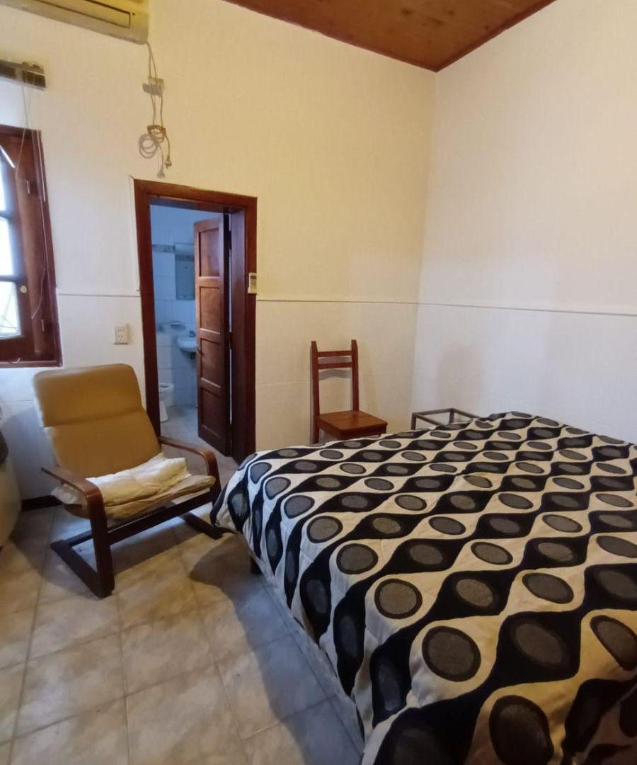 Foto de SE ALQUILA CASA UN DORMITORIO C/O SIN MUEBLES-EN BARRIO GRAL PAZ-CBA, imagen 3