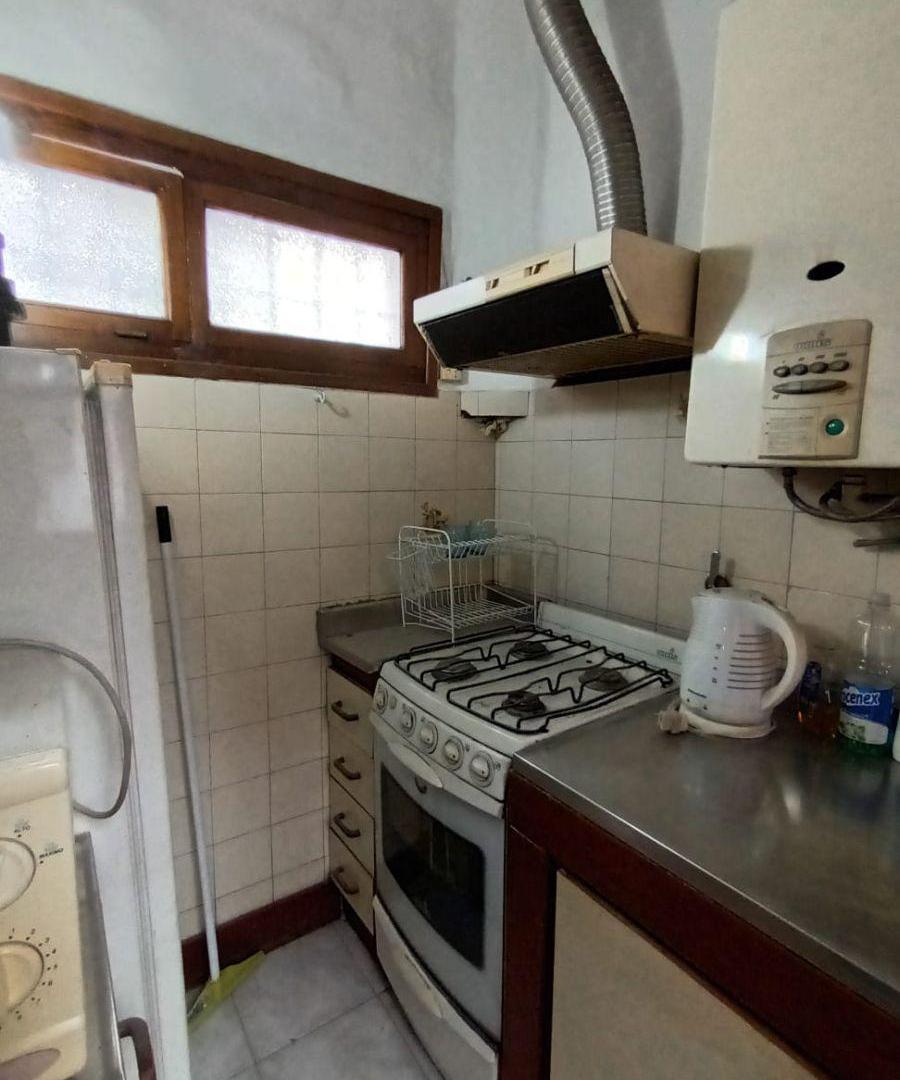 Foto de SE ALQUILA CASA UN DORMITORIO C/O SIN MUEBLES-EN BARRIO GRAL PAZ-CBA, imagen 2