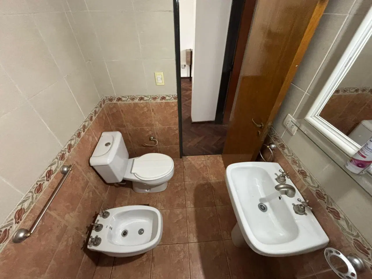 A METROS DE NEUVA CORDOBA - 1 DORMITORIO - AIRE ACONDICIONADO - 2