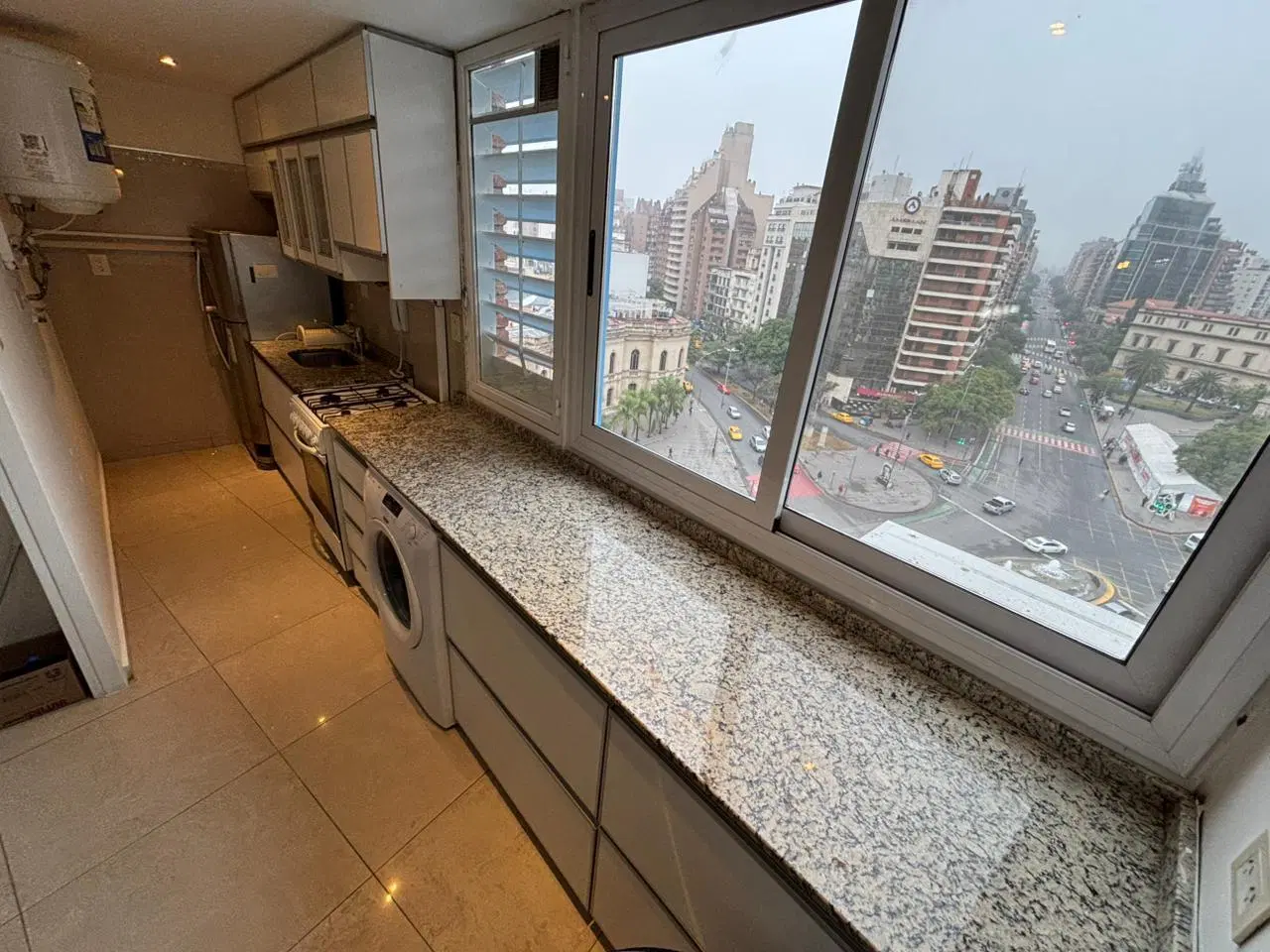 FRENTE AL PATIO OLMOS - PISO ALTO - HERMOSA VISTA - SEMI AMOBLADO 5