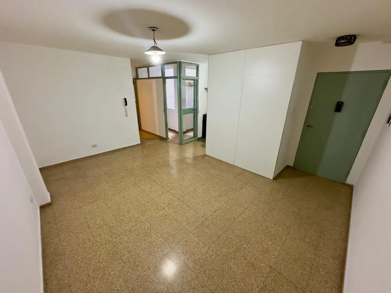 DPTO AMPLIO CON BALCON A MTS DE PATIO OLMOS 4