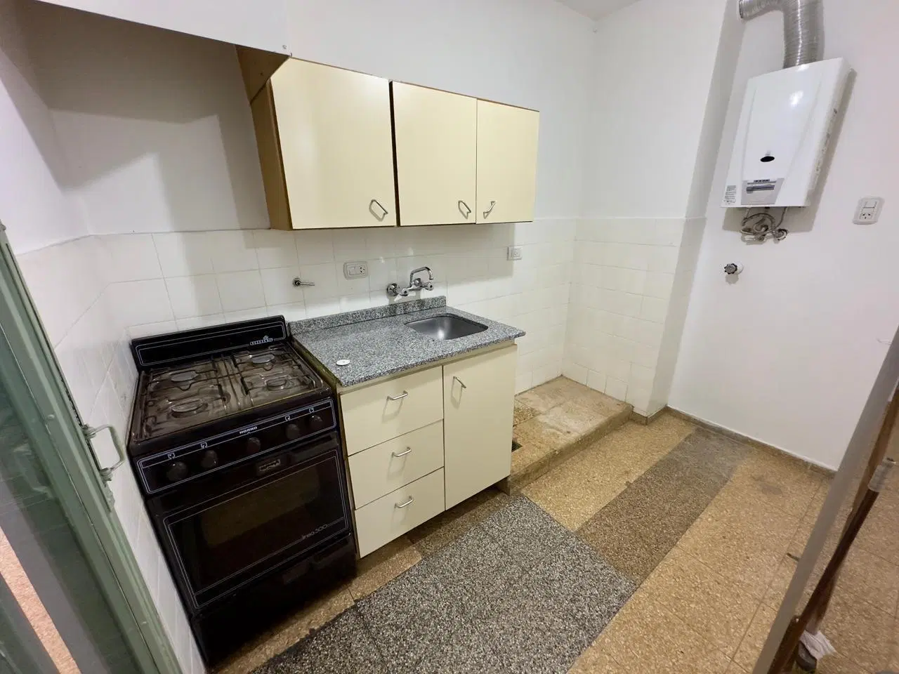 DPTO AMPLIO CON BALCON A MTS DE PATIO OLMOS 5