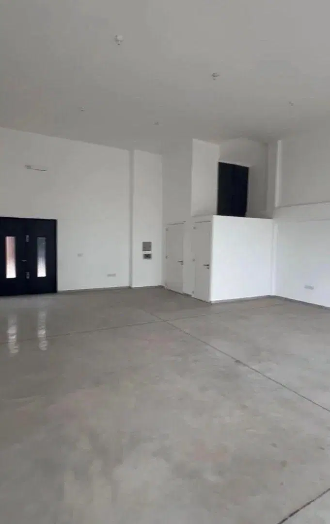 LOCAL A ESTRENAR- 109M2 - DOBLE ALTURA - VAPARAISO 2900 4