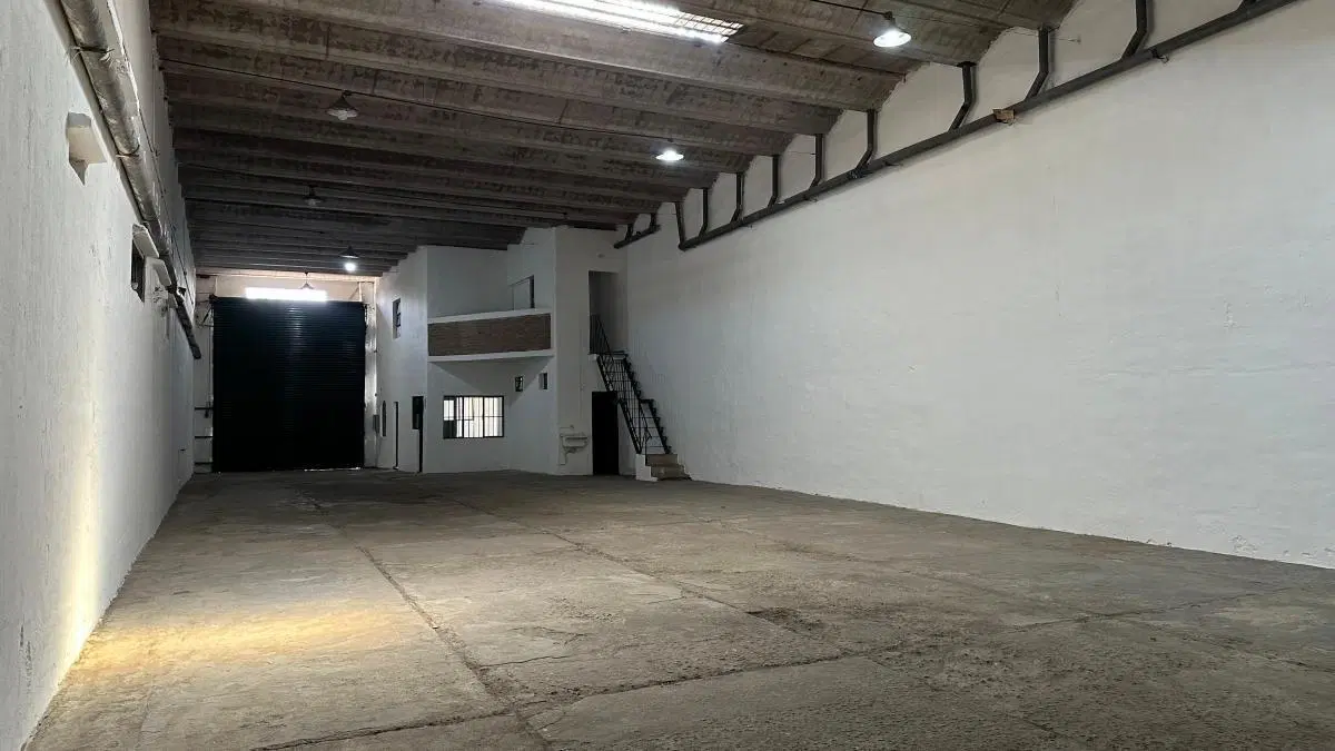 GALPON - GRAL BUSTOS - 450M2 - OFICINAS PRIVADAS 2