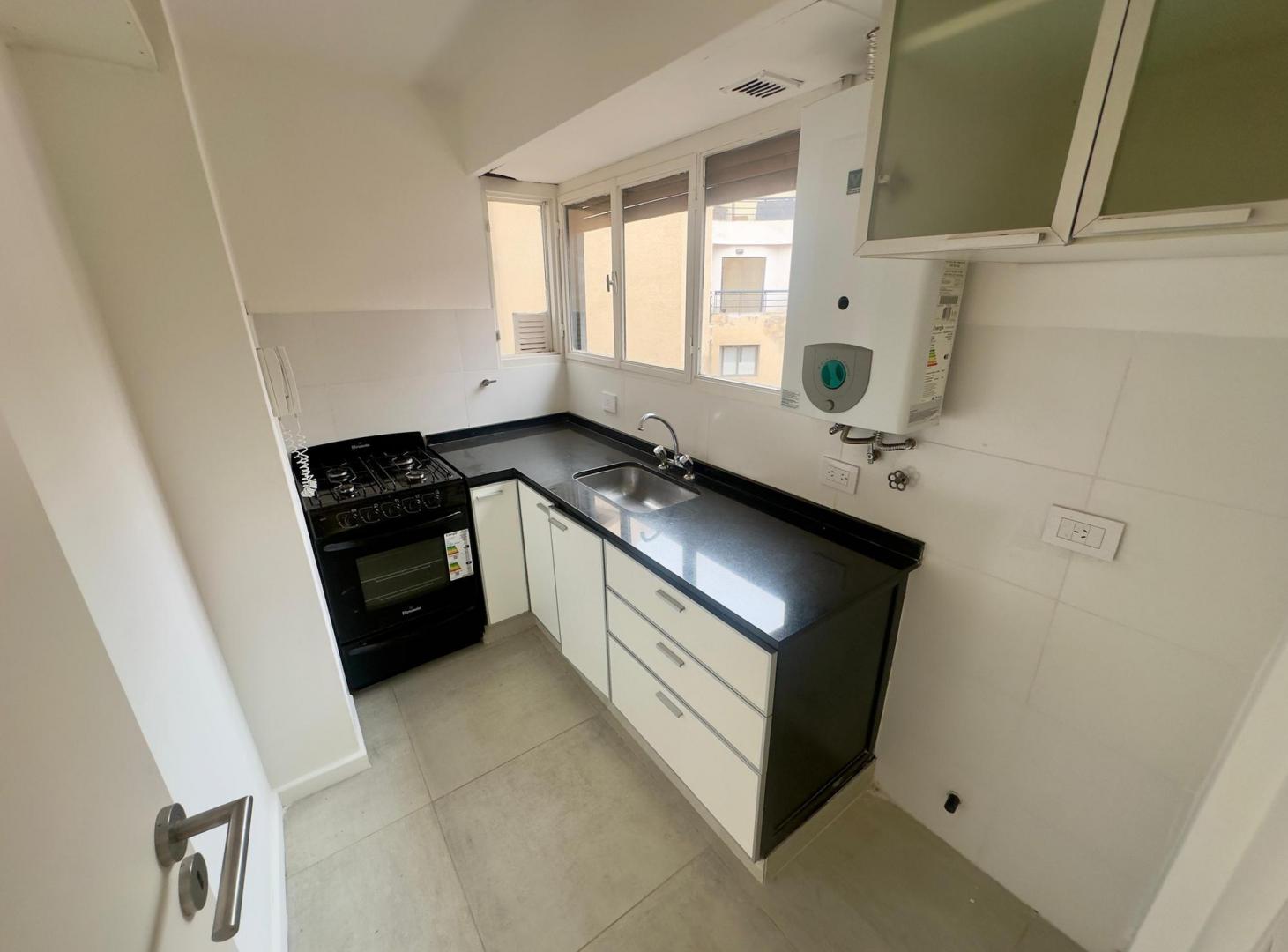 Foto de DUPLEX - TERRAZA PROPIA CON ASADOR - 1 DORMITORIO Y MEDIO, imagen 2