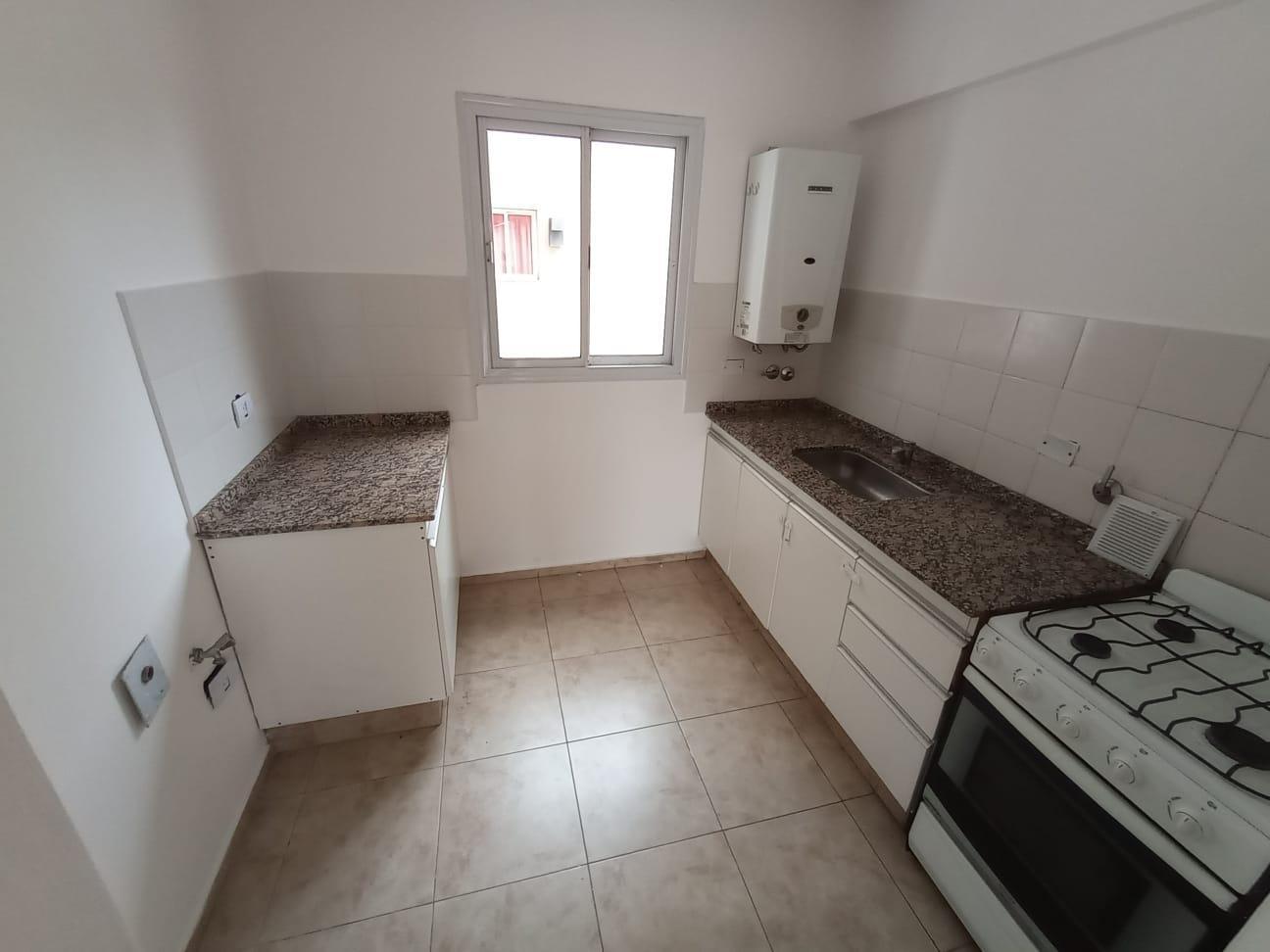 Foto de ALQUILER - COCHERA - 2 DORM - BALCON CON ASADOR, imagen 5