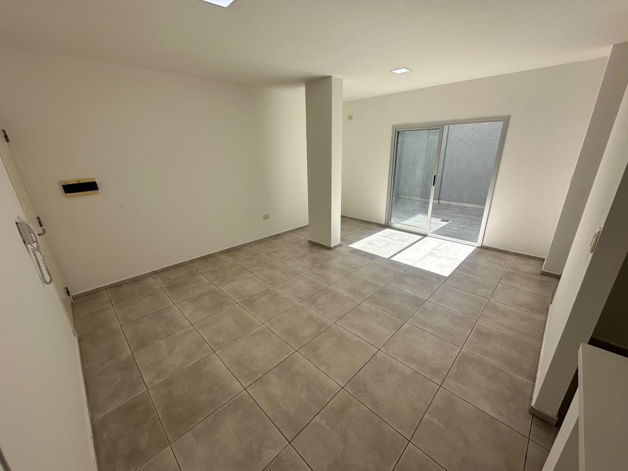 Foto de 1 DORMITORIO - PATIO PROPIO - B° CENTRO, imagen 3