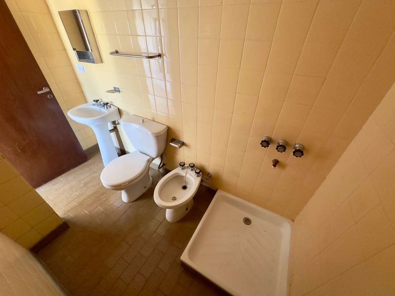 Foto de VENTA - 1 DORMITORIO - BALCON TERRAZA AMPLIO - B° CENTRO, imagen 5