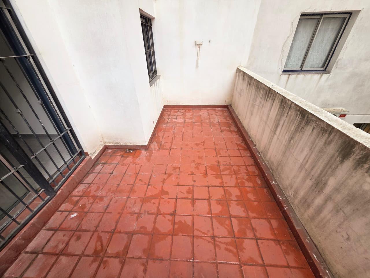 Foto de VENTA - 1 DORMITORIO CON BALCON/PATIO - PRIMER PISO, imagen 3