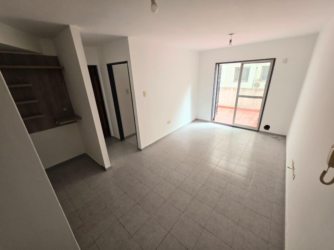 Foto de VENTA - 1 DORMITORIO CON BALCON/PATIO - PRIMER PISO, imagen 1