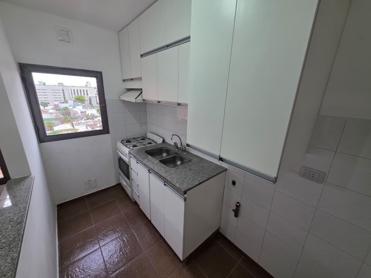 Foto de ALQUILER - 1 DORMITORIO - GUEMES - PISO ALTO - SEGURIDAD 24HS, imagen 4