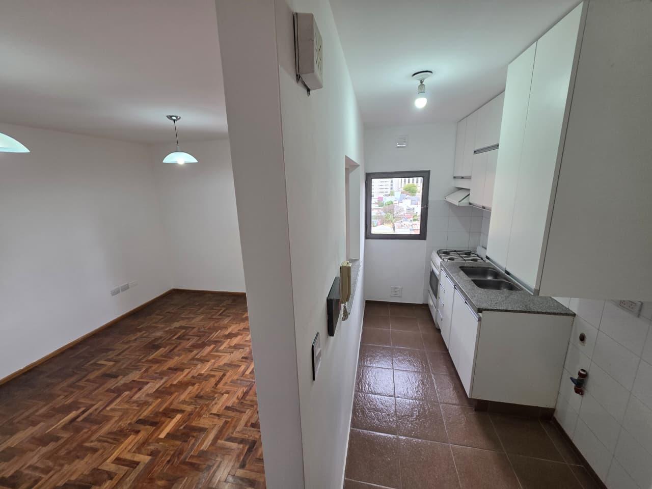 Foto de ALQUILER - 1 DORMITORIO - GUEMES - PISO ALTO - SEGURIDAD 24HS, imagen 3